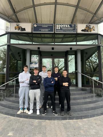 Kurs operatora koparko-ładowarki w Radomiu zakończony. Nasi uczniowie z uprawnieniami! image 1